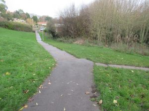 Stakesby Vale (7) - Approaching Stakesby Vale unadopted road